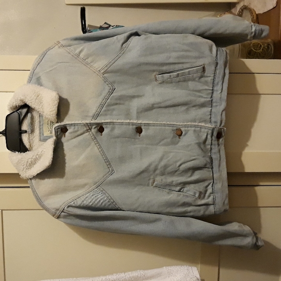 Ashley Vintage Sherpa Denim Jean Jacket - Picture 3 of 14